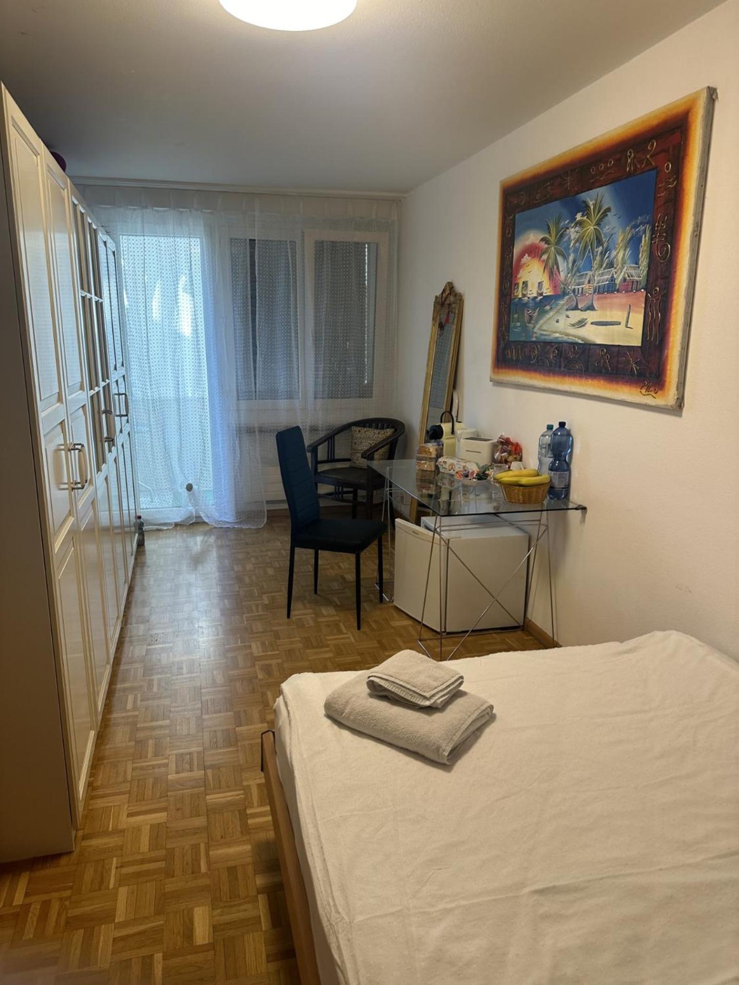 Schoenes Zimmer In Der City Базел Екстериор снимка